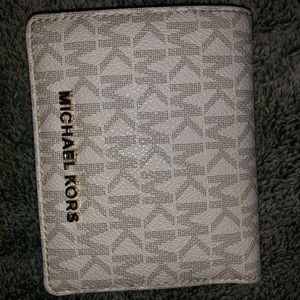MK small wallet